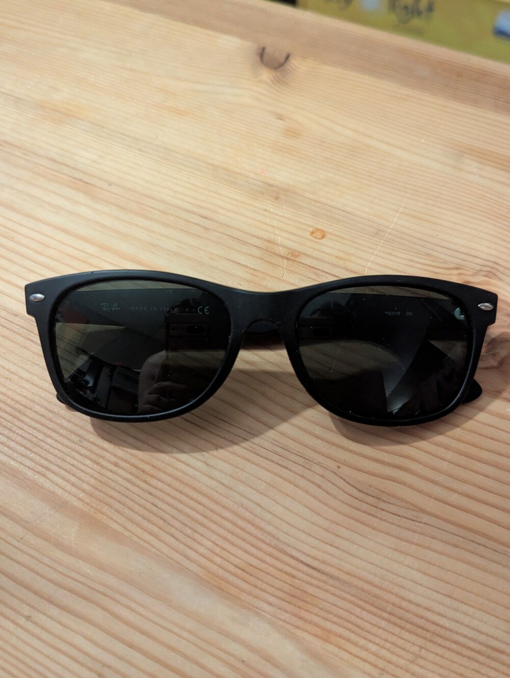 Ray-Ban Classic Wayfarer Sunglasses in Black